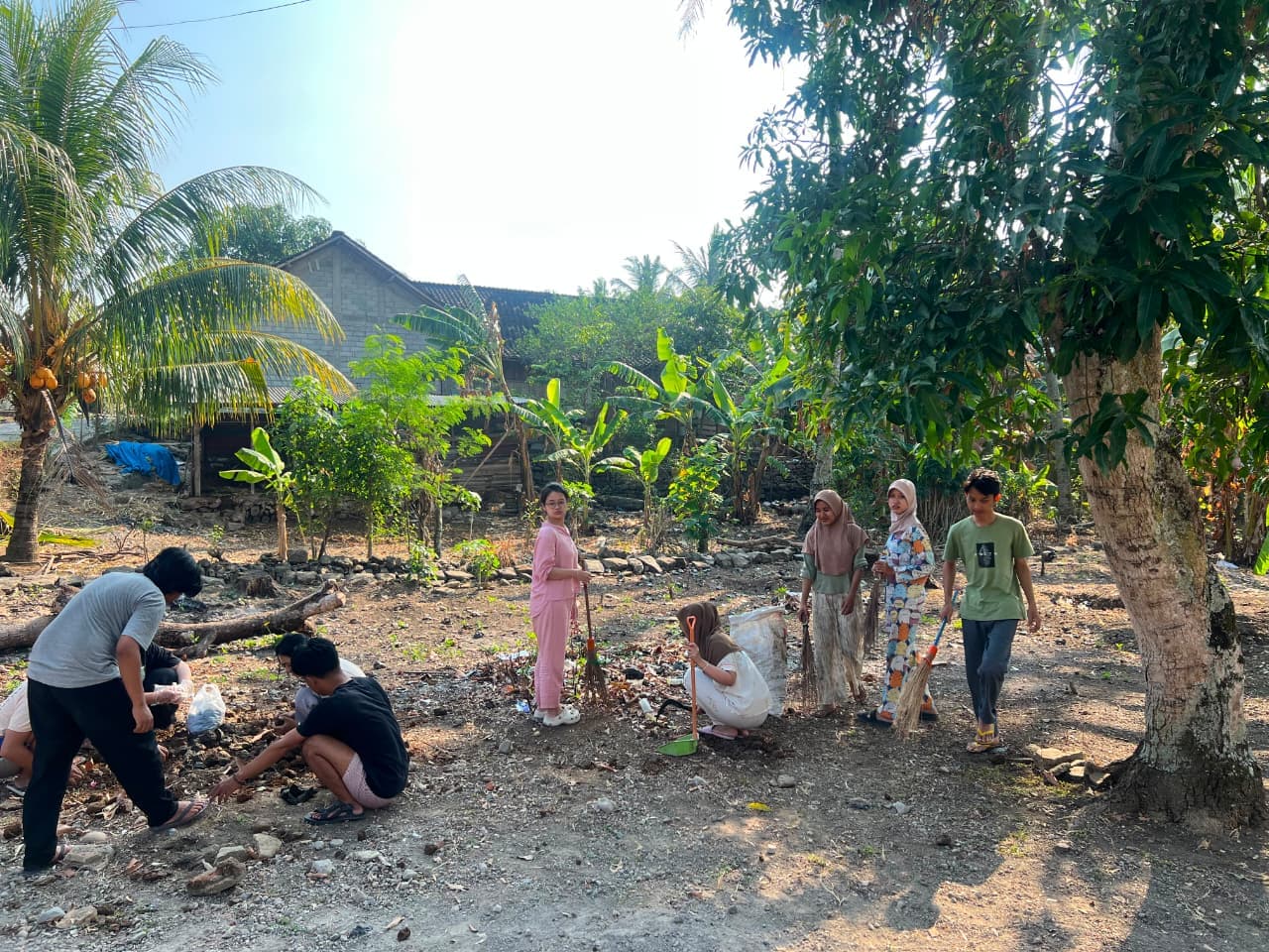 Kerja Bakti Bersama Warga